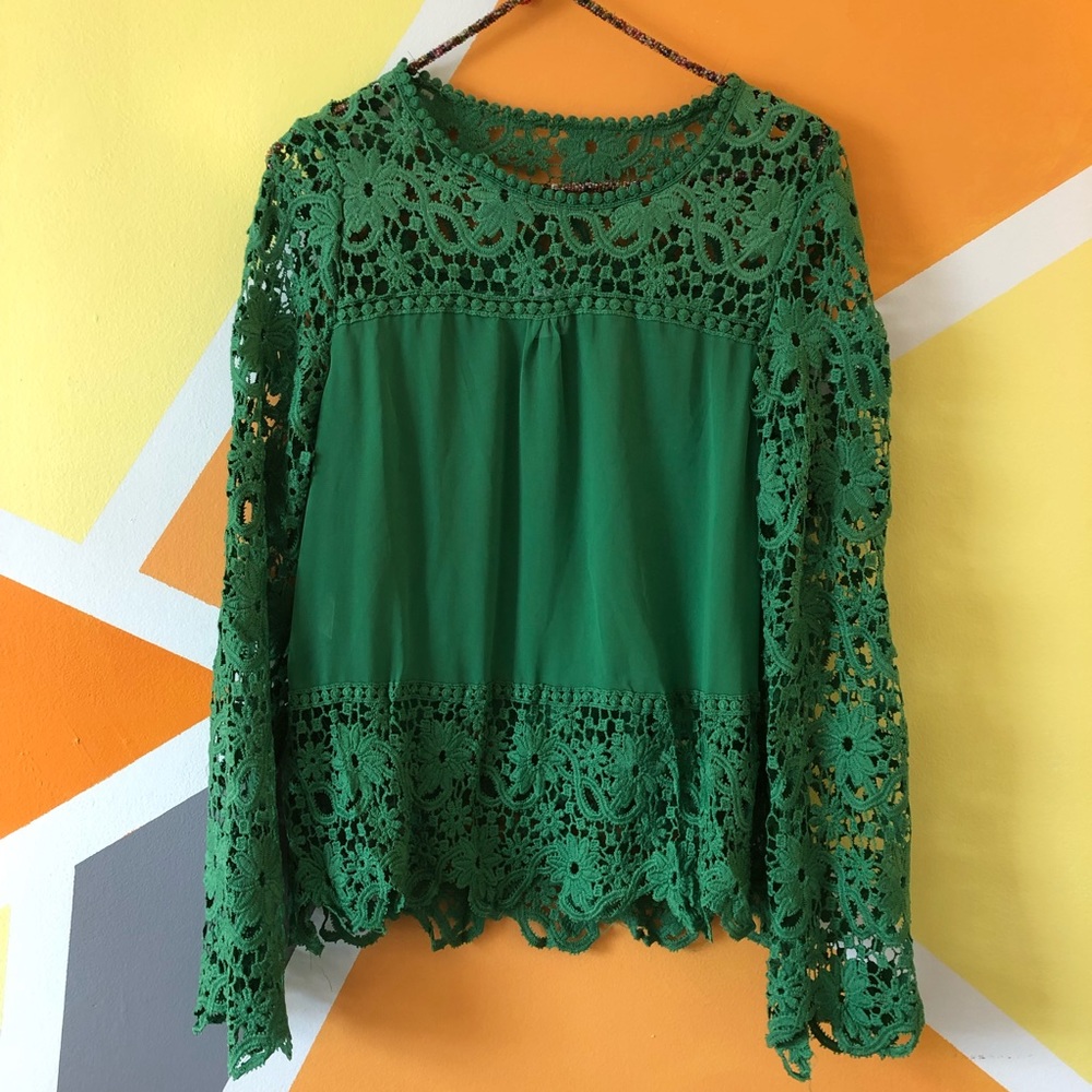 WOMENS lacy blouse